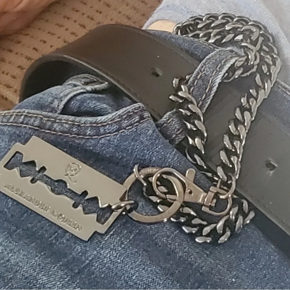Alexander McQueen Black Leather Chain Razor Blade Keychain